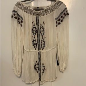 Romeo&Juliet Off the shoulder Top